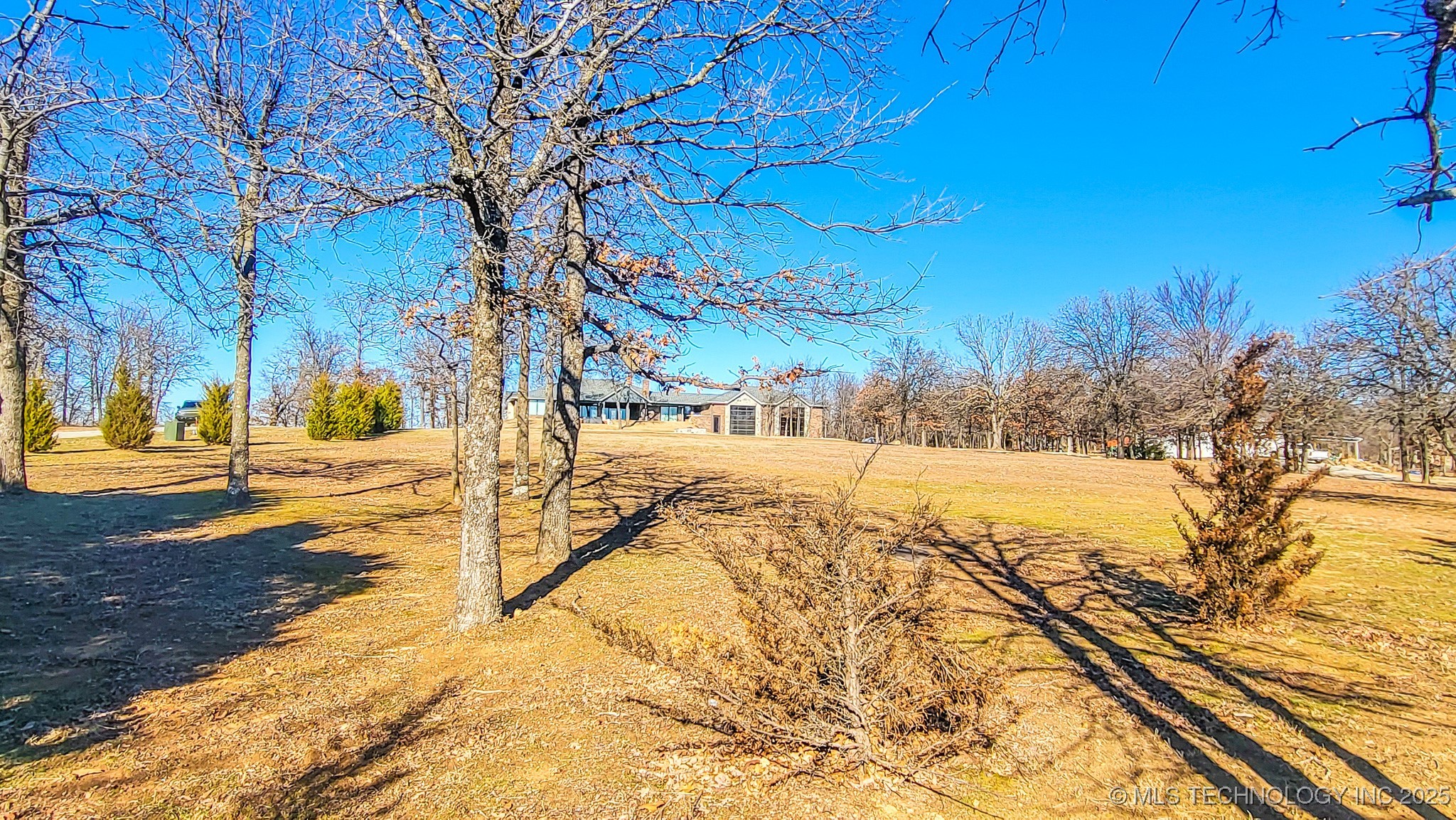 35 Duchess Creek Drive Property Photo 4