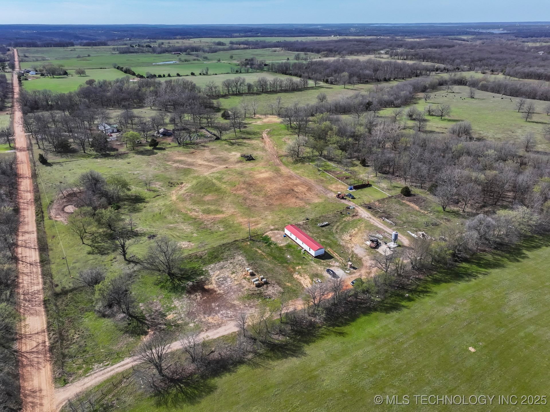 64492 E 350 Road Property Photo 4