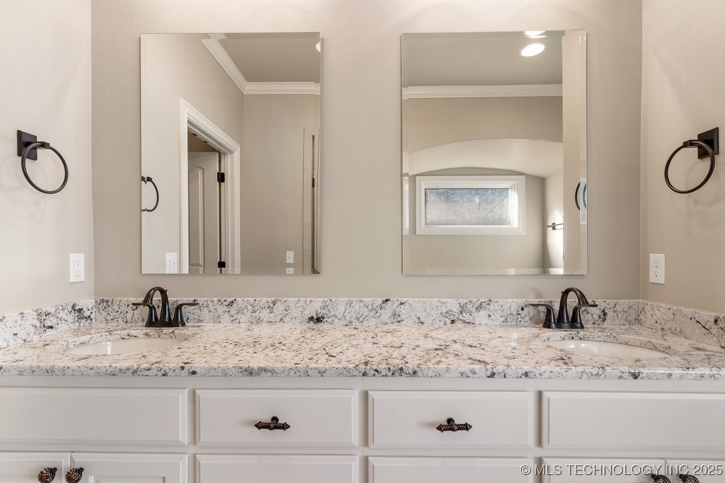 9105 E 62nd Court S Property Photo 29