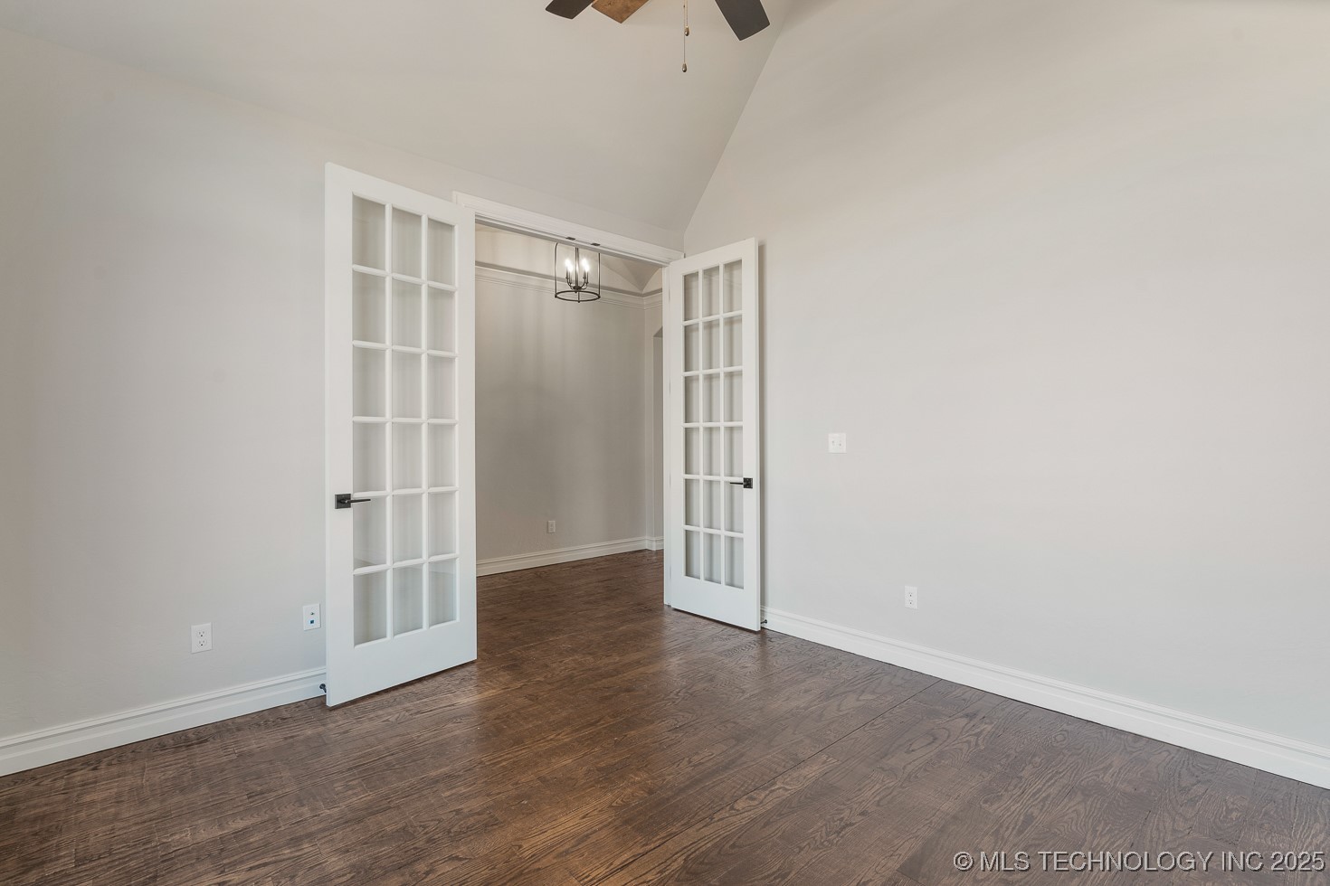 6253 S 92nd East Avenue Property Photo 4