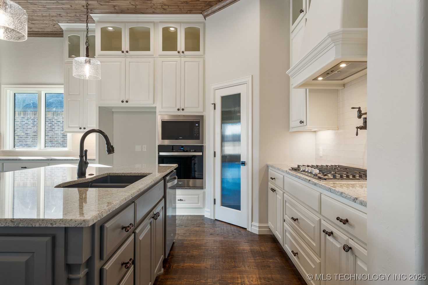 6253 S 92nd East Avenue Property Photo 10