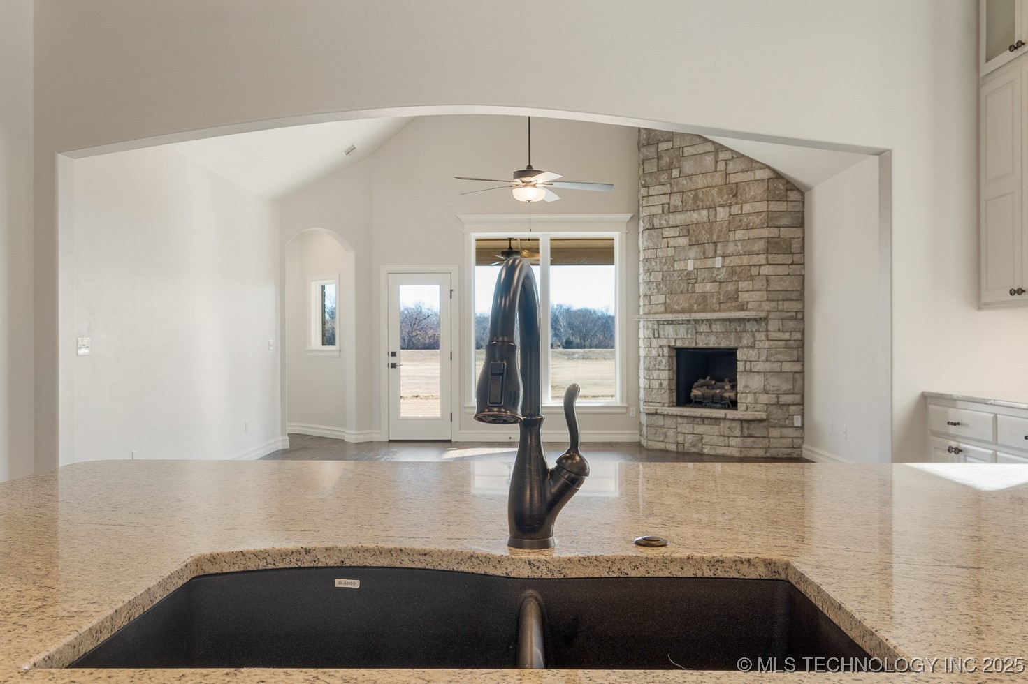 6253 S 92nd East Avenue Property Photo 11