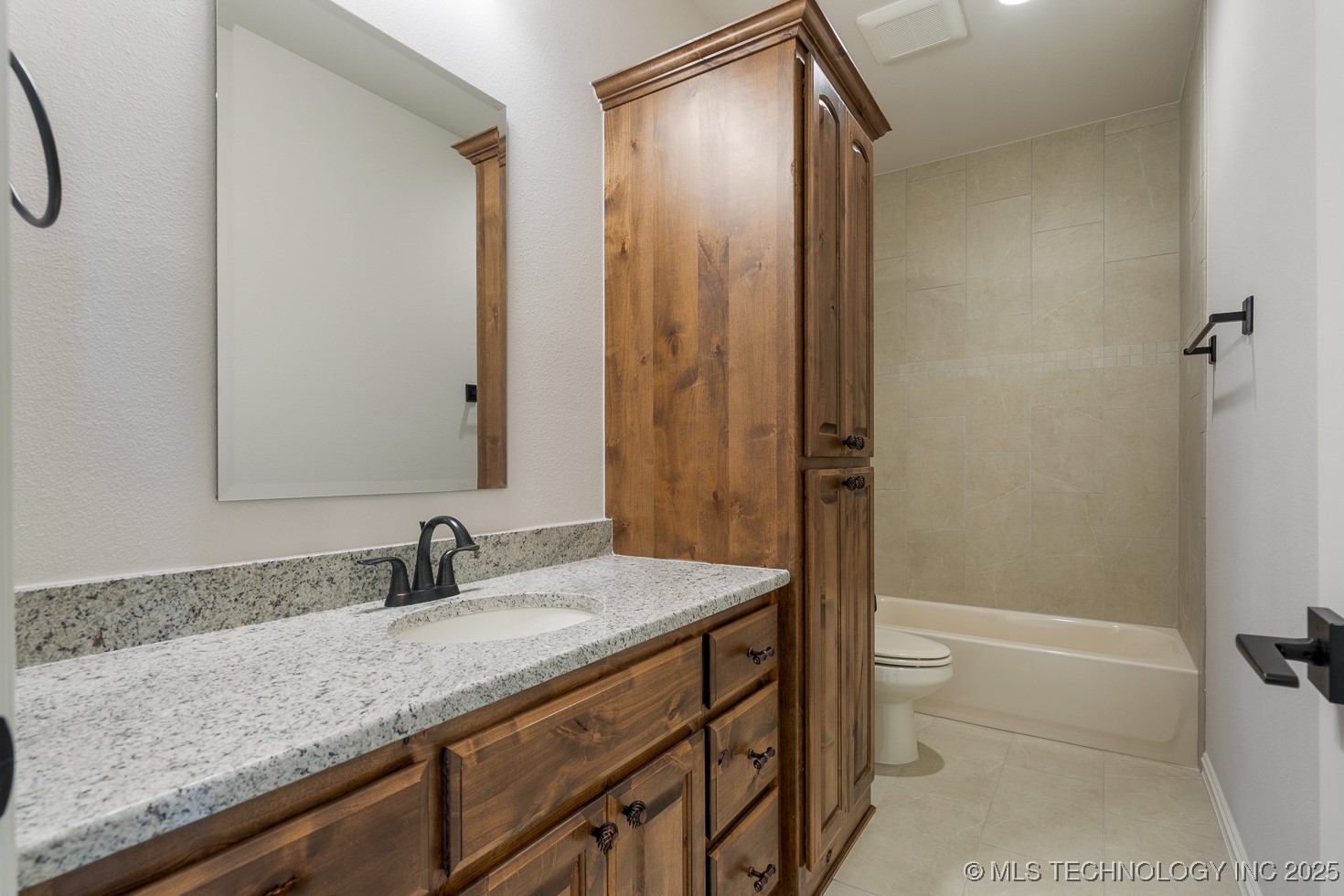 6253 S 92nd East Avenue Property Photo 15