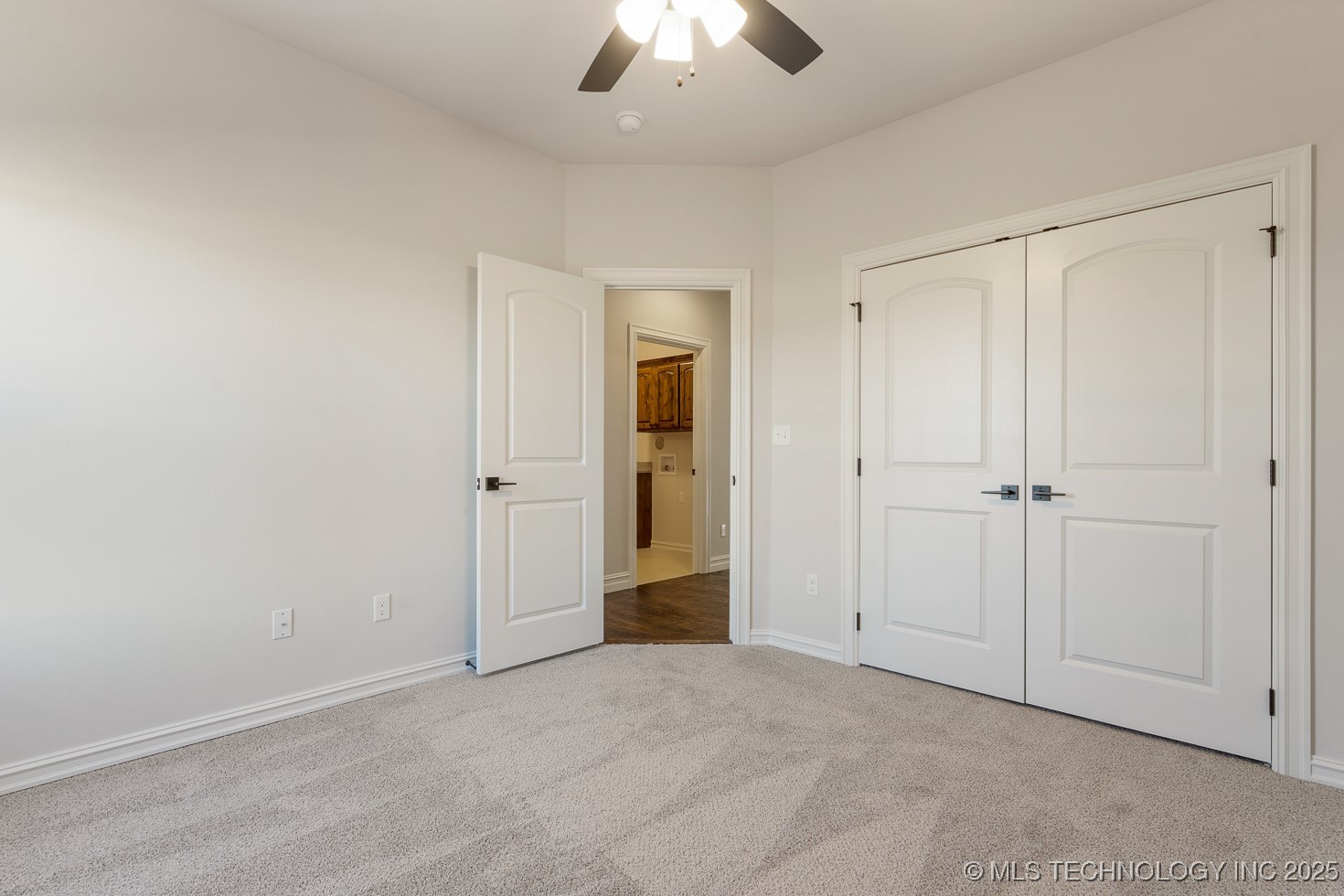 6253 S 92nd East Avenue Property Photo 17