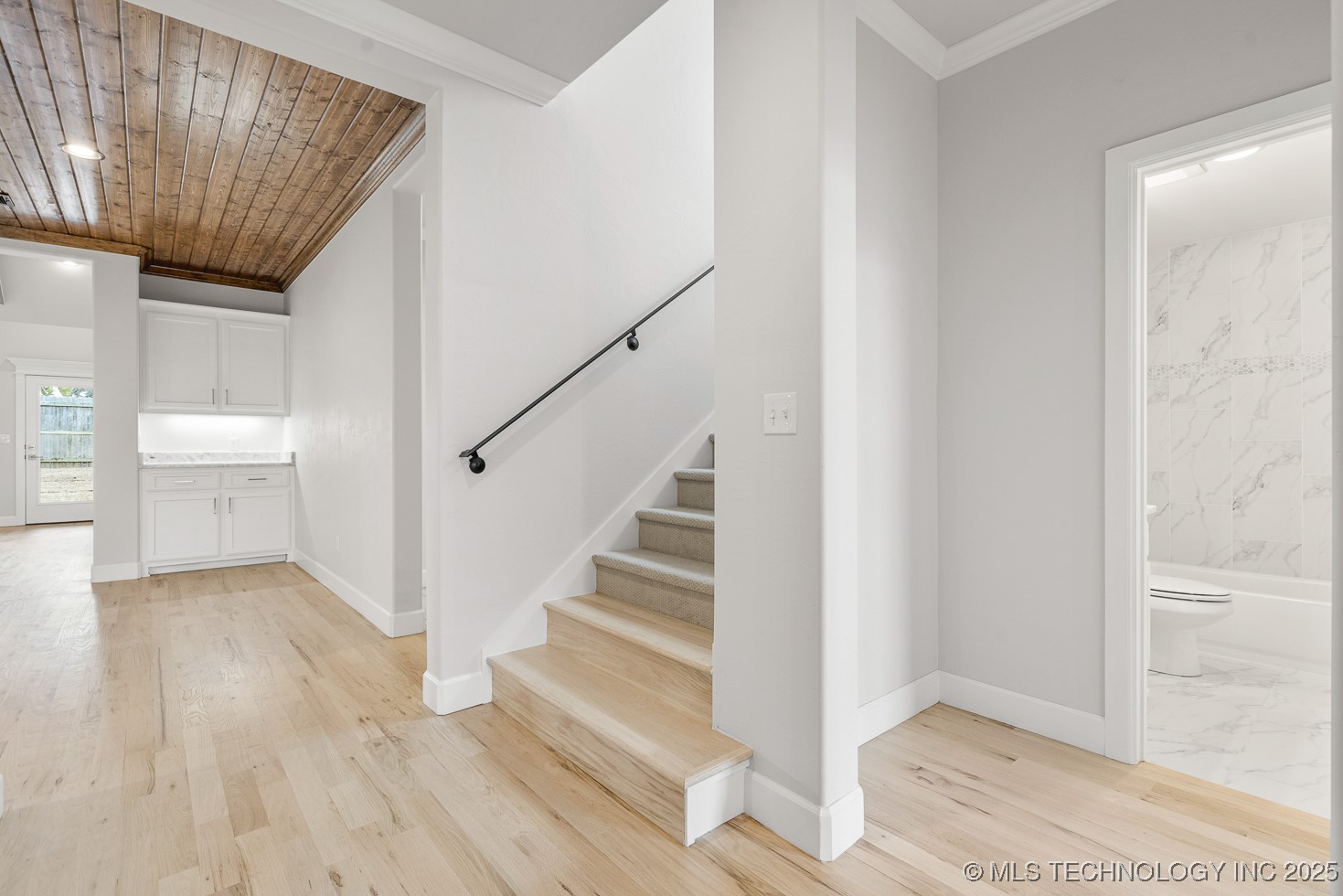 9208 E 62nd Court S Property Photo 2