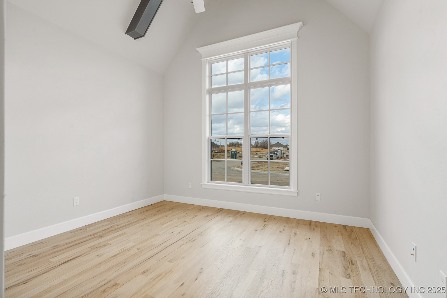 9208 E 62nd Court S Property Photo 3