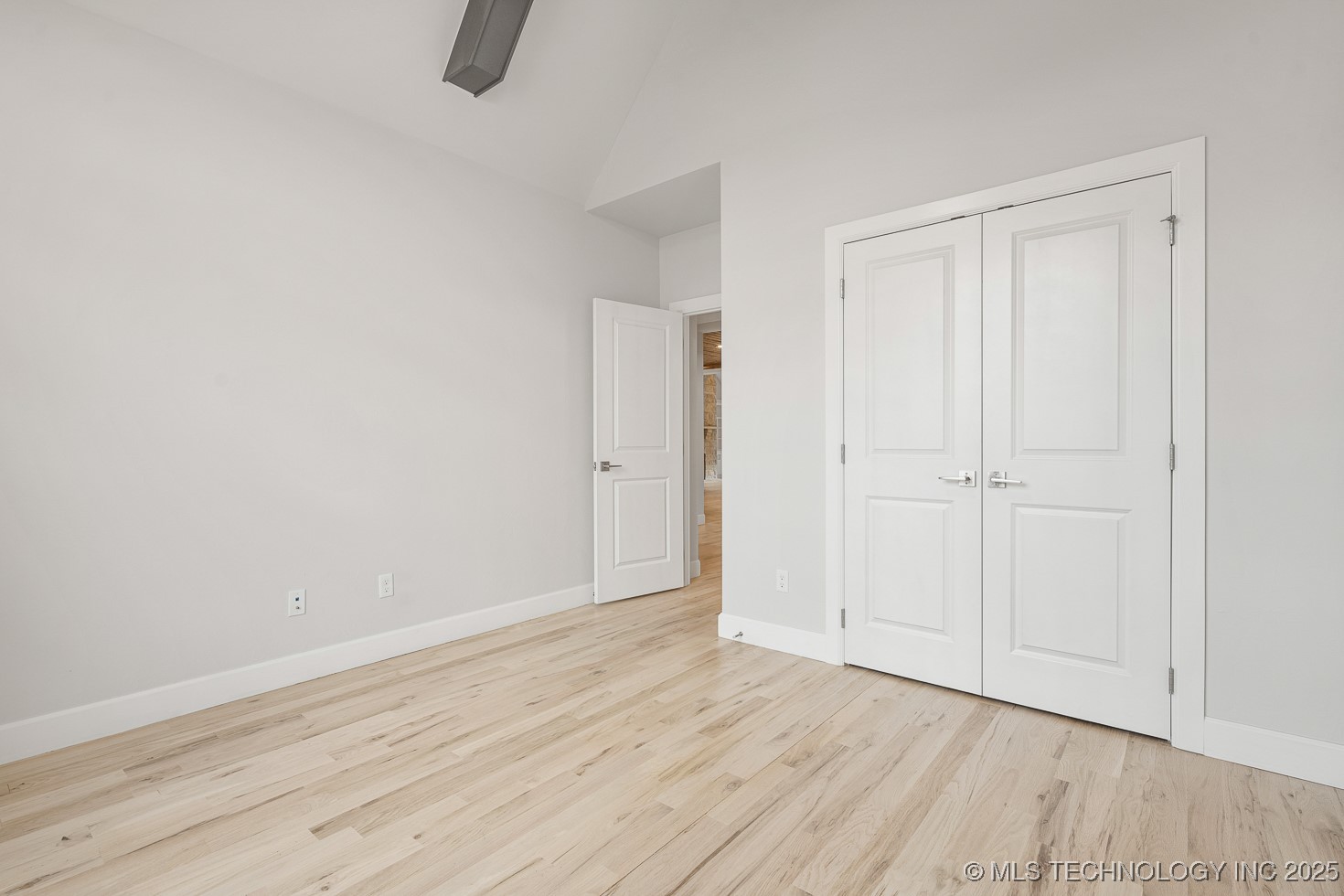 9208 E 62nd Court S Property Photo 4