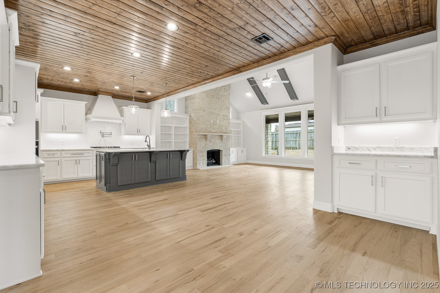 9208 E 62nd Court S Property Photo 6