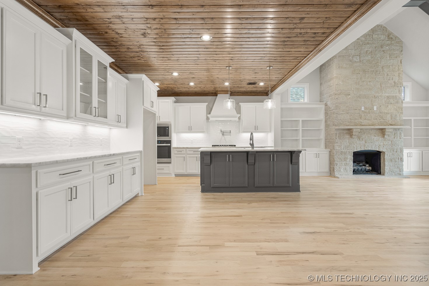 9208 E 62nd Court S Property Photo 8