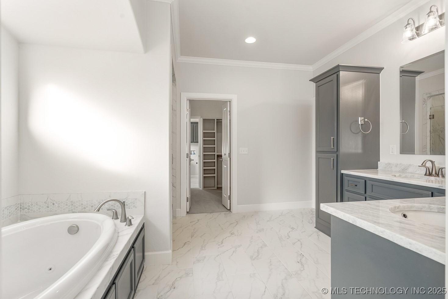 9208 E 62nd Court S Property Photo 18