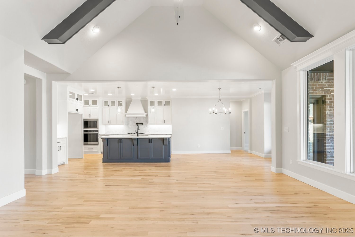 9063 E 62nd Court S Property Photo 5