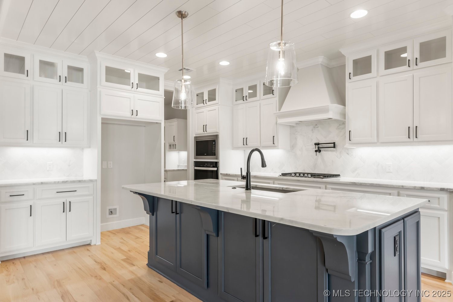 9063 E 62nd Court S Property Photo 8