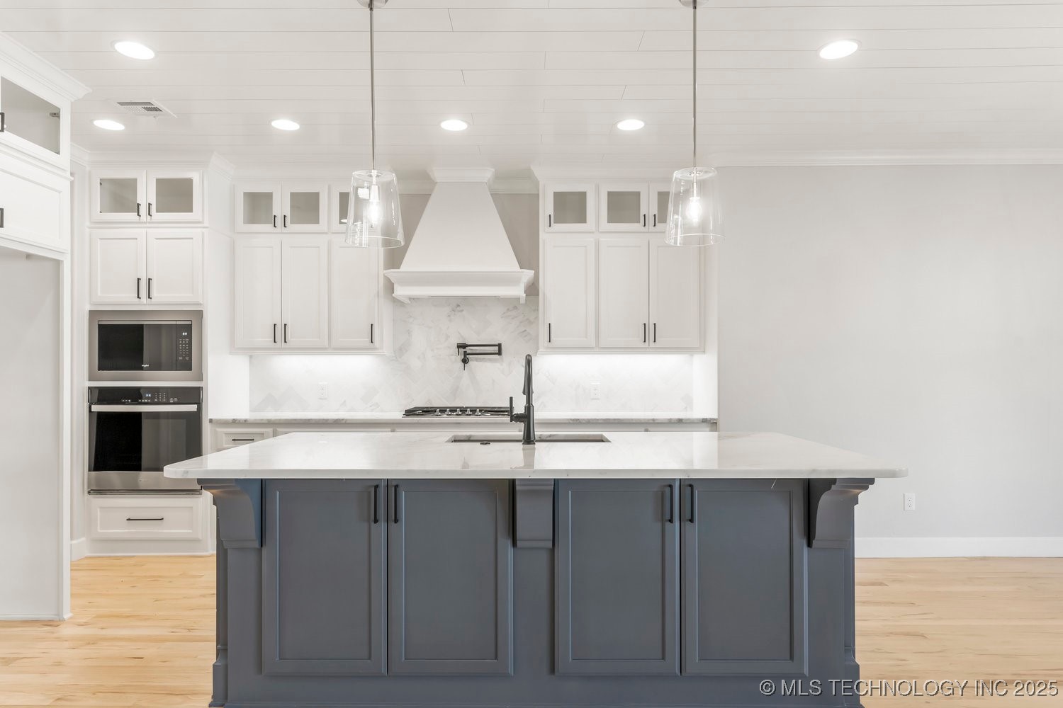 9063 E 62nd Court S Property Photo 9