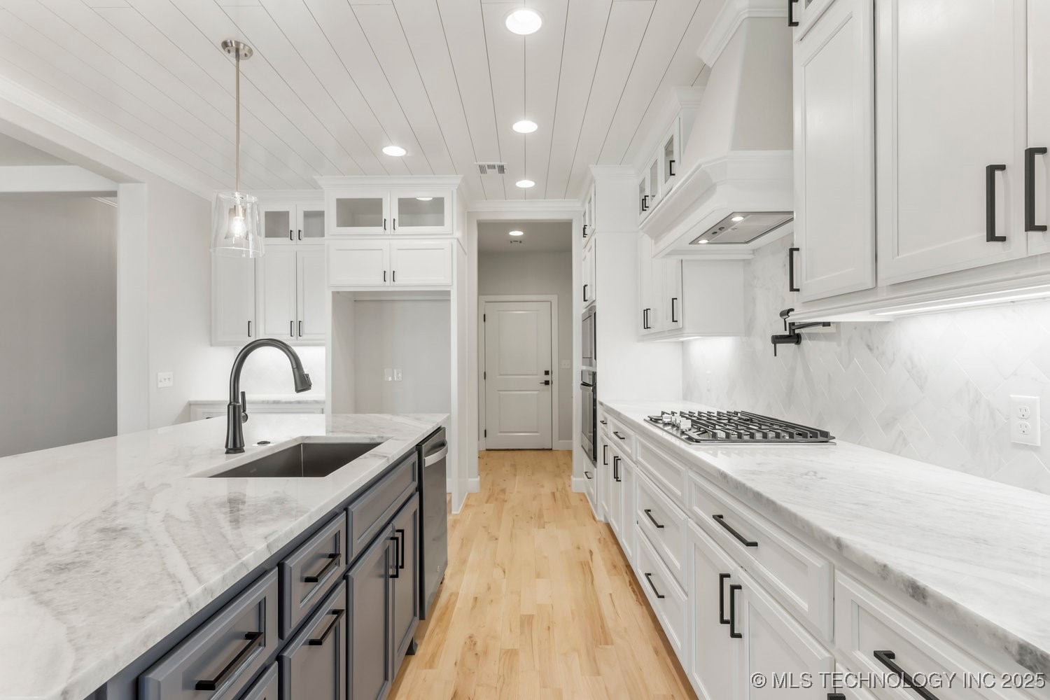 9063 E 62nd Court S Property Photo 13