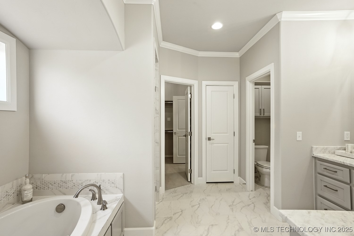 9069 E 62nd Place S Property Photo 21