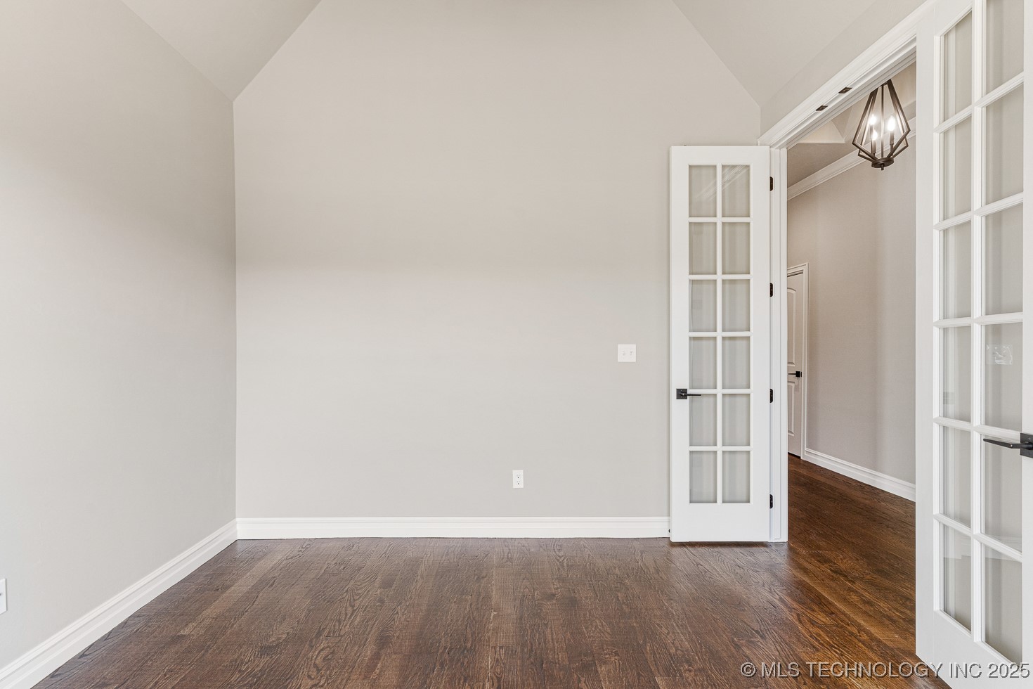 9069 E 62nd Court S Property Photo 5