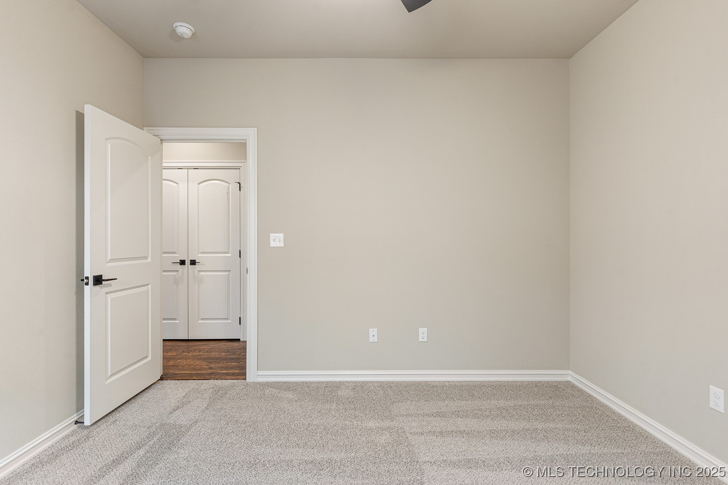 9069 E 62nd Court S Property Photo 8