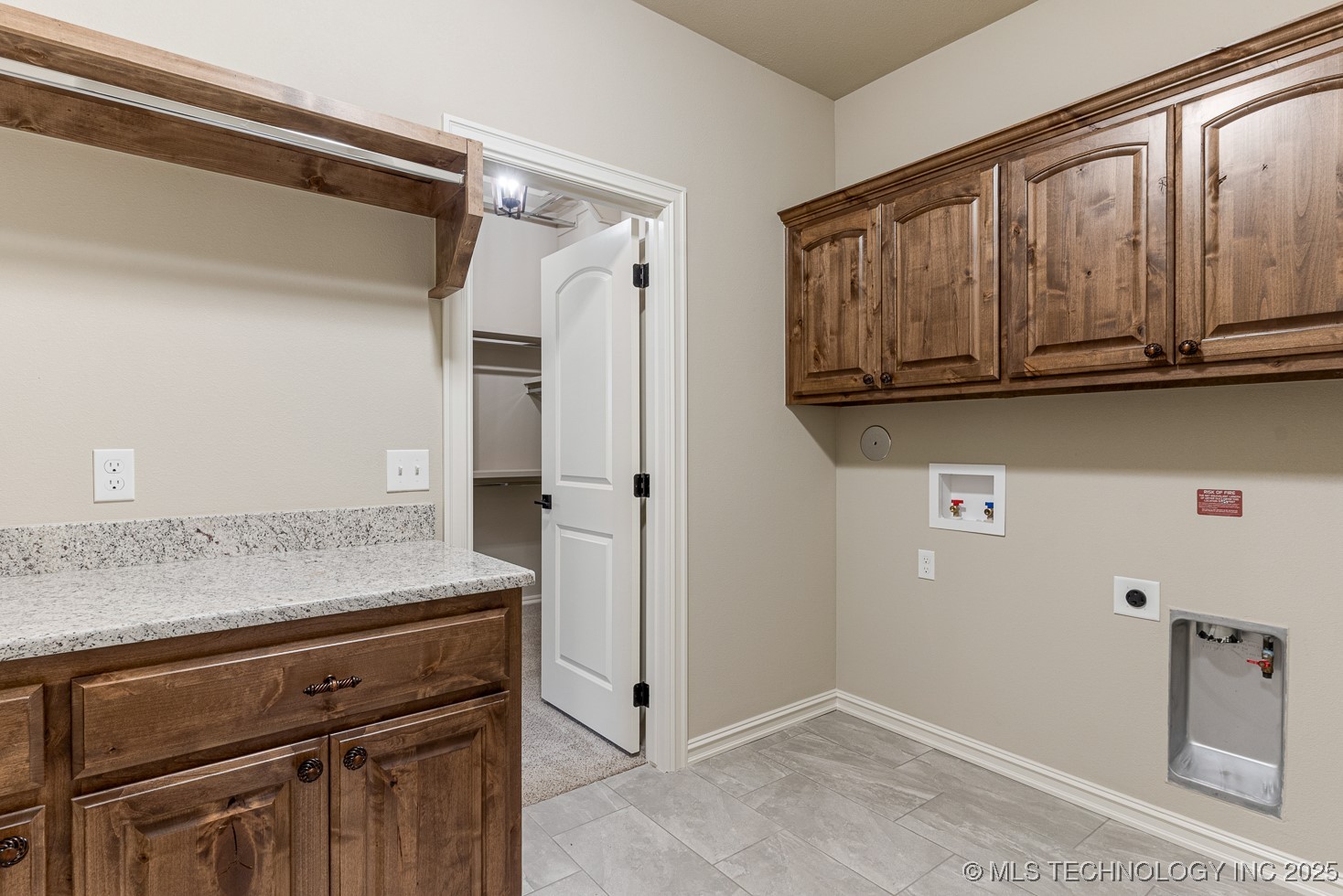 9069 E 62nd Court S Property Photo 12