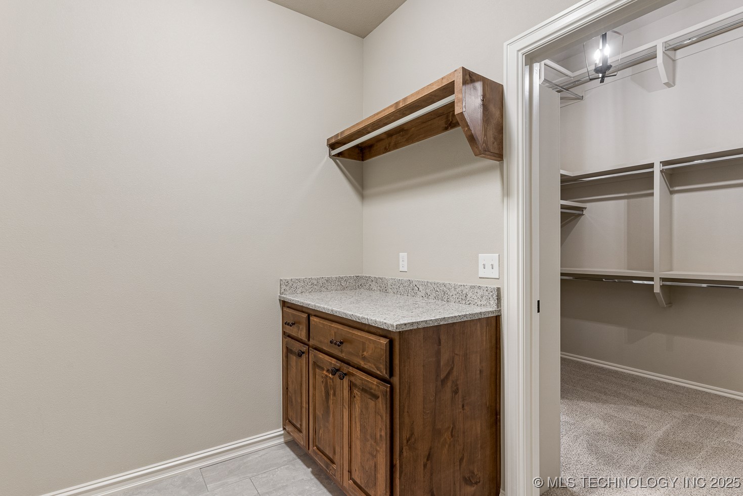 9069 E 62nd Court S Property Photo 13