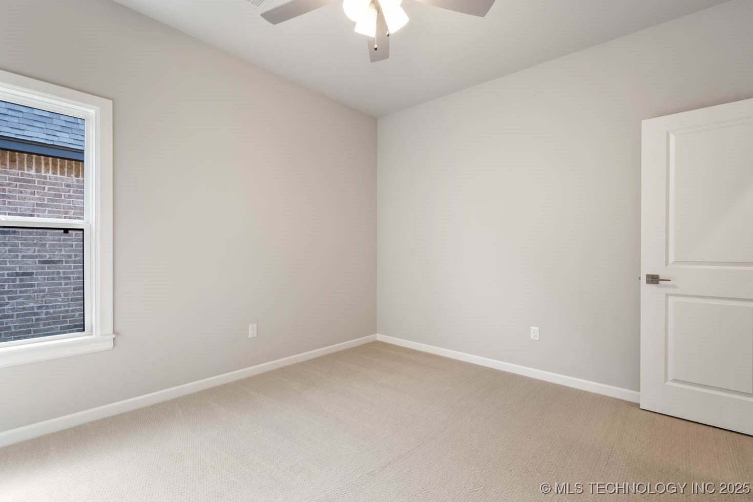 9056 E 62nd Place S Property Photo 4