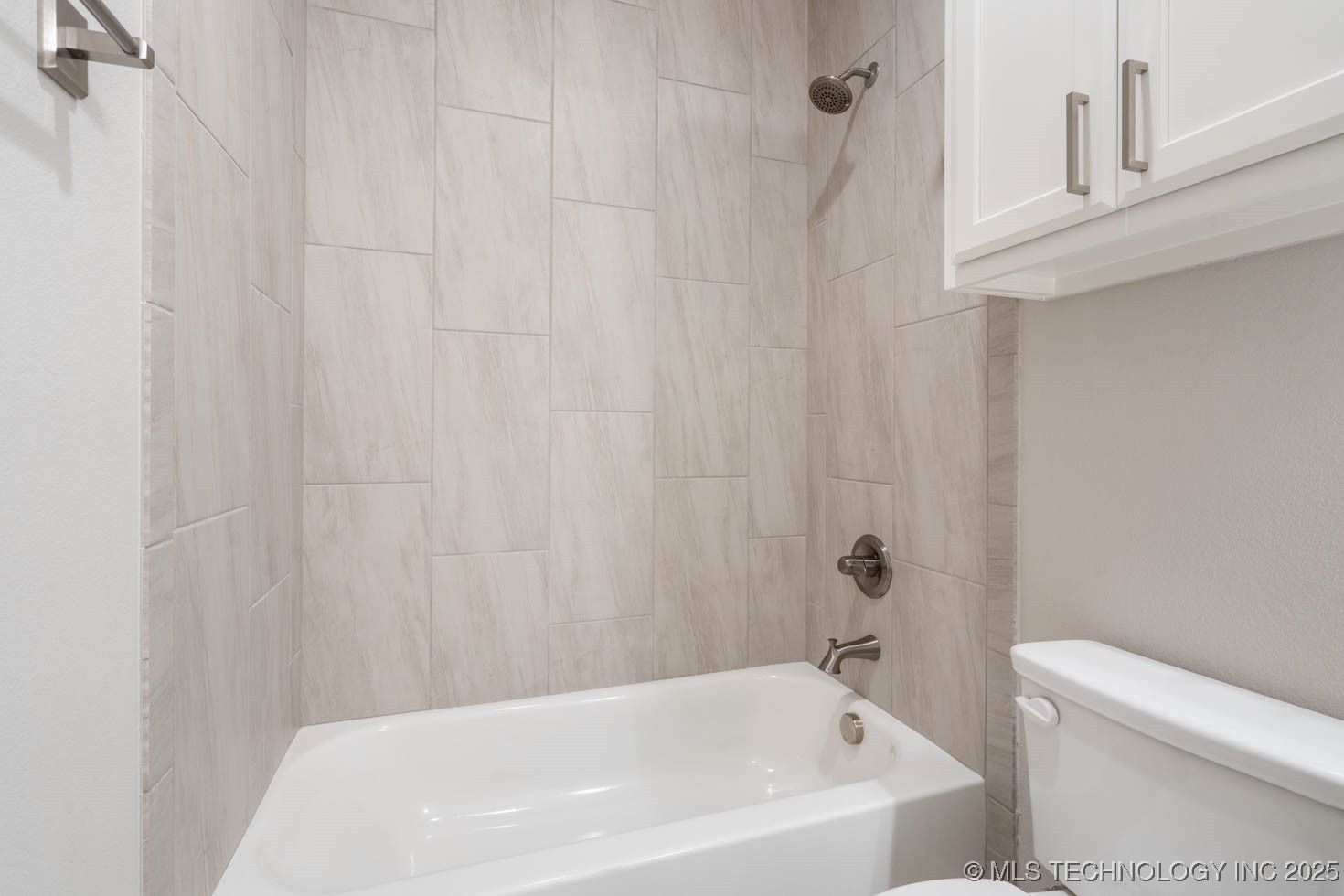 9056 E 62nd Place S Property Photo 7