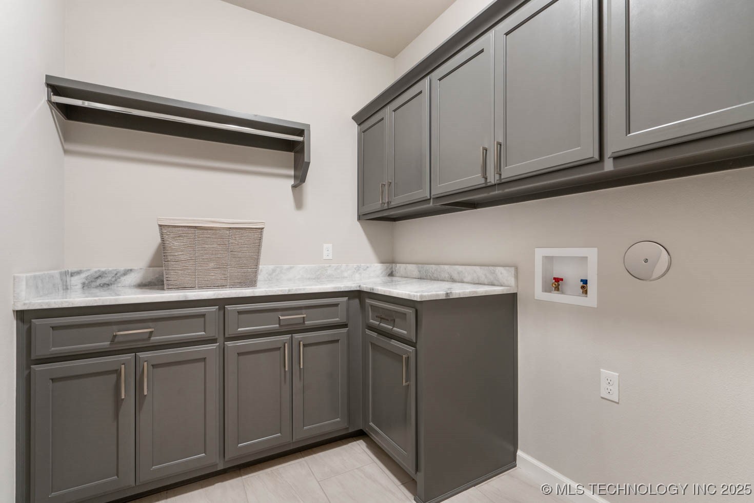 9056 E 62nd Place S Property Photo 20