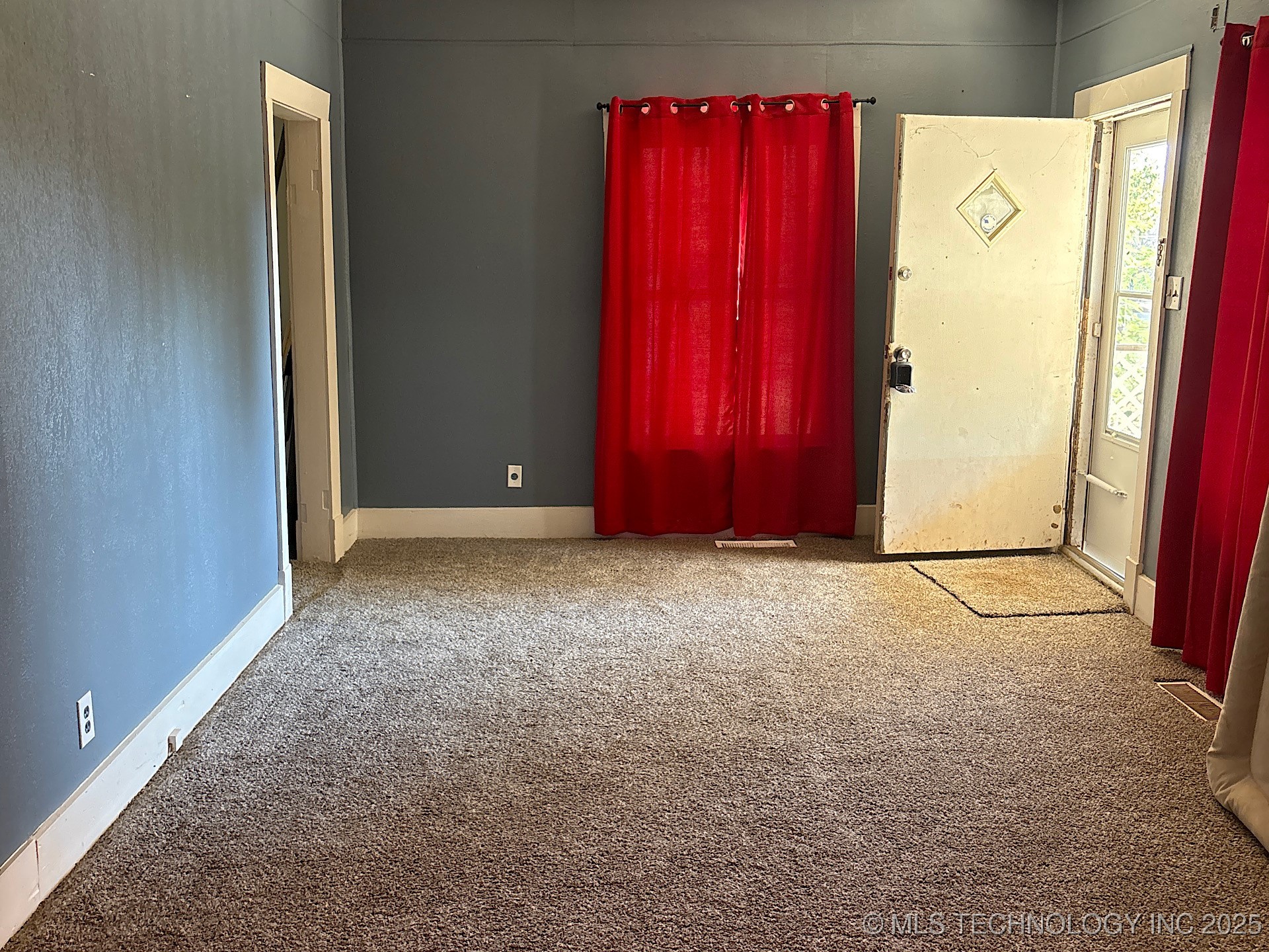 316 W Beaumont Avenue Property Photo 4