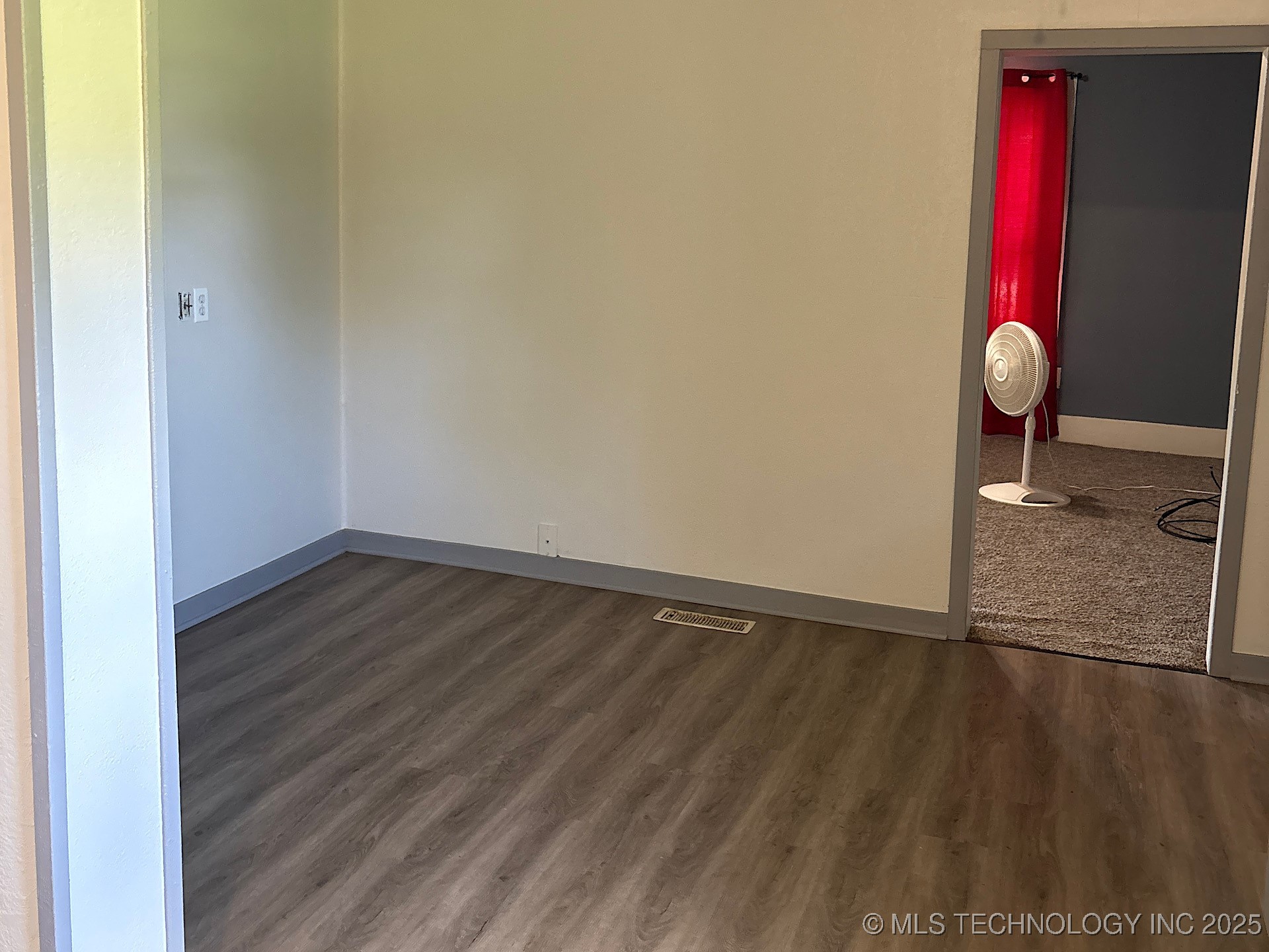 316 W Beaumont Avenue Property Photo 6