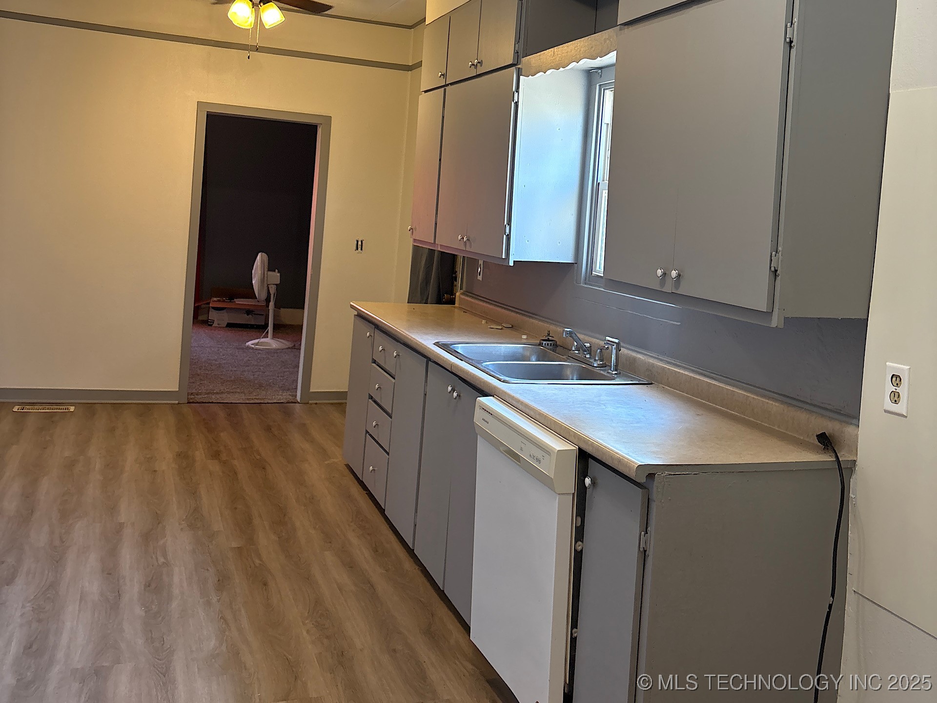 316 W Beaumont Avenue Property Photo 7