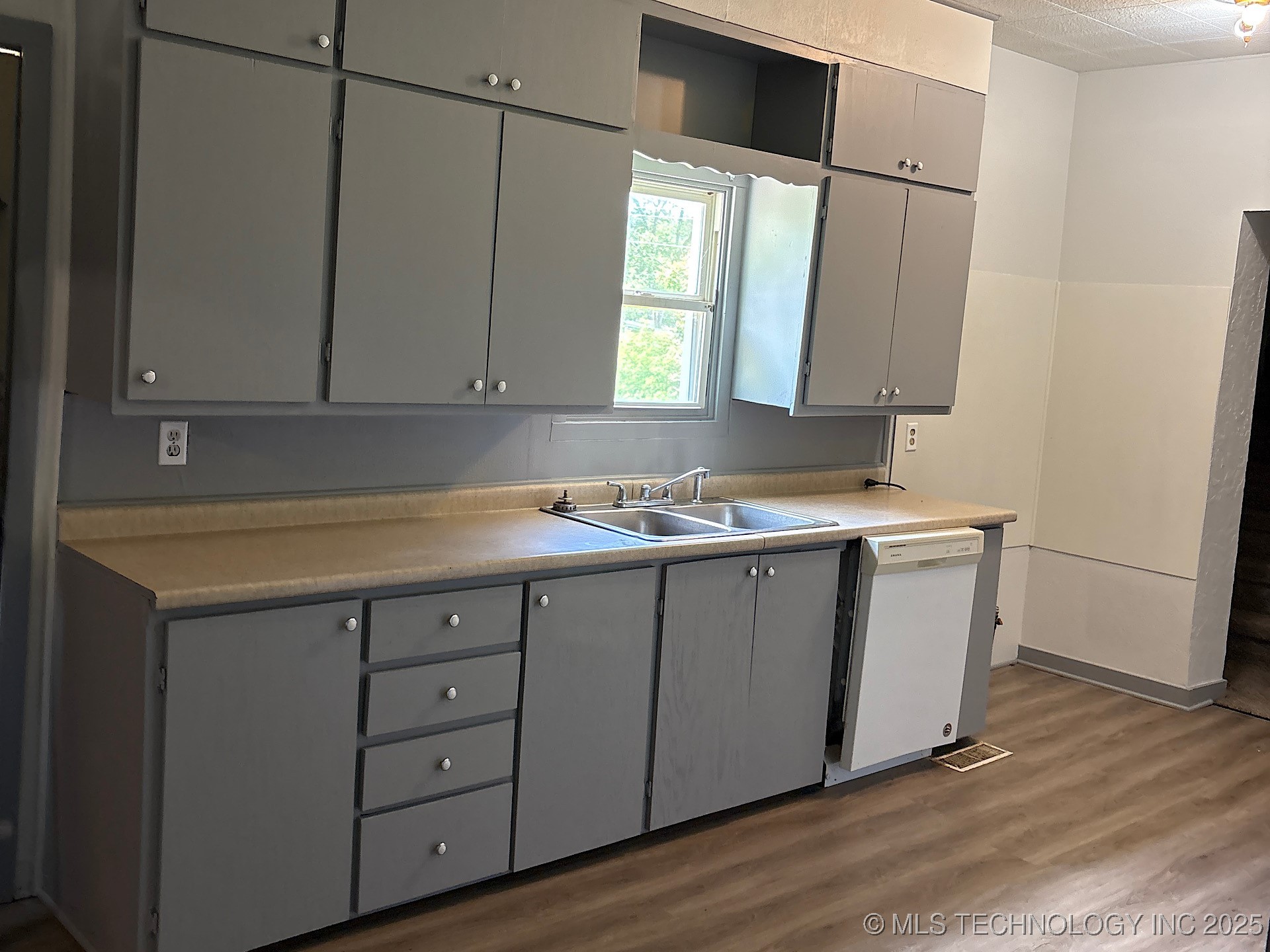 316 W Beaumont Avenue Property Photo 9