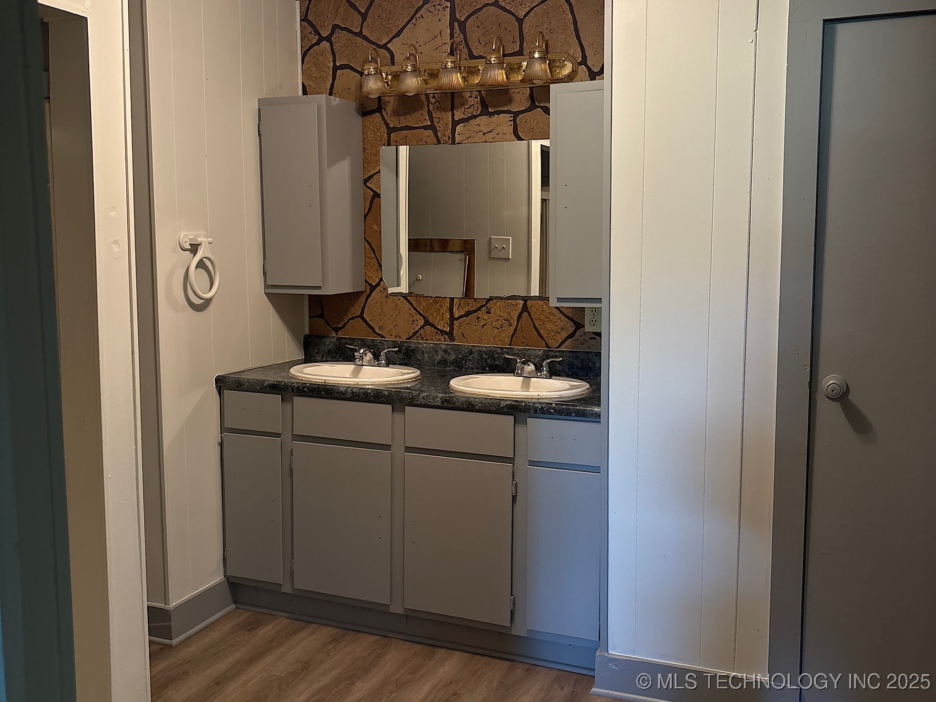 316 W Beaumont Avenue Property Photo 14