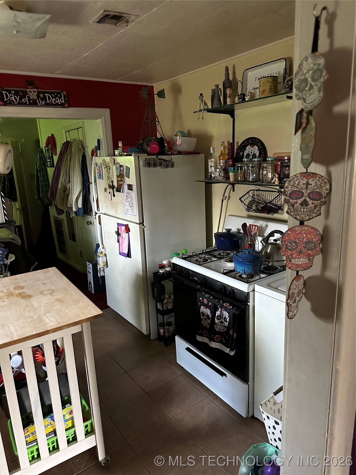 6621 N Peoria Avenue Property Photo 4