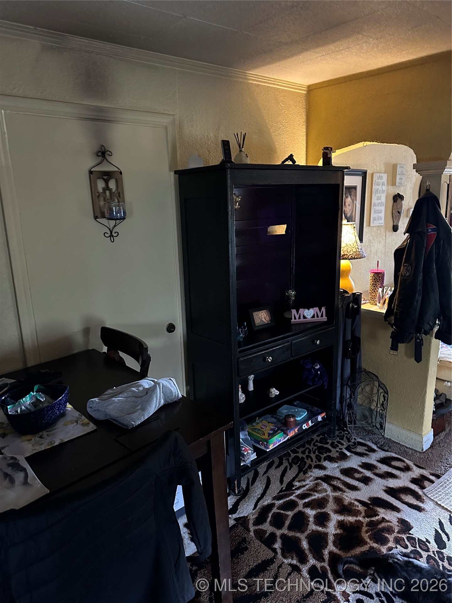 6621 N Peoria Avenue Property Photo 5