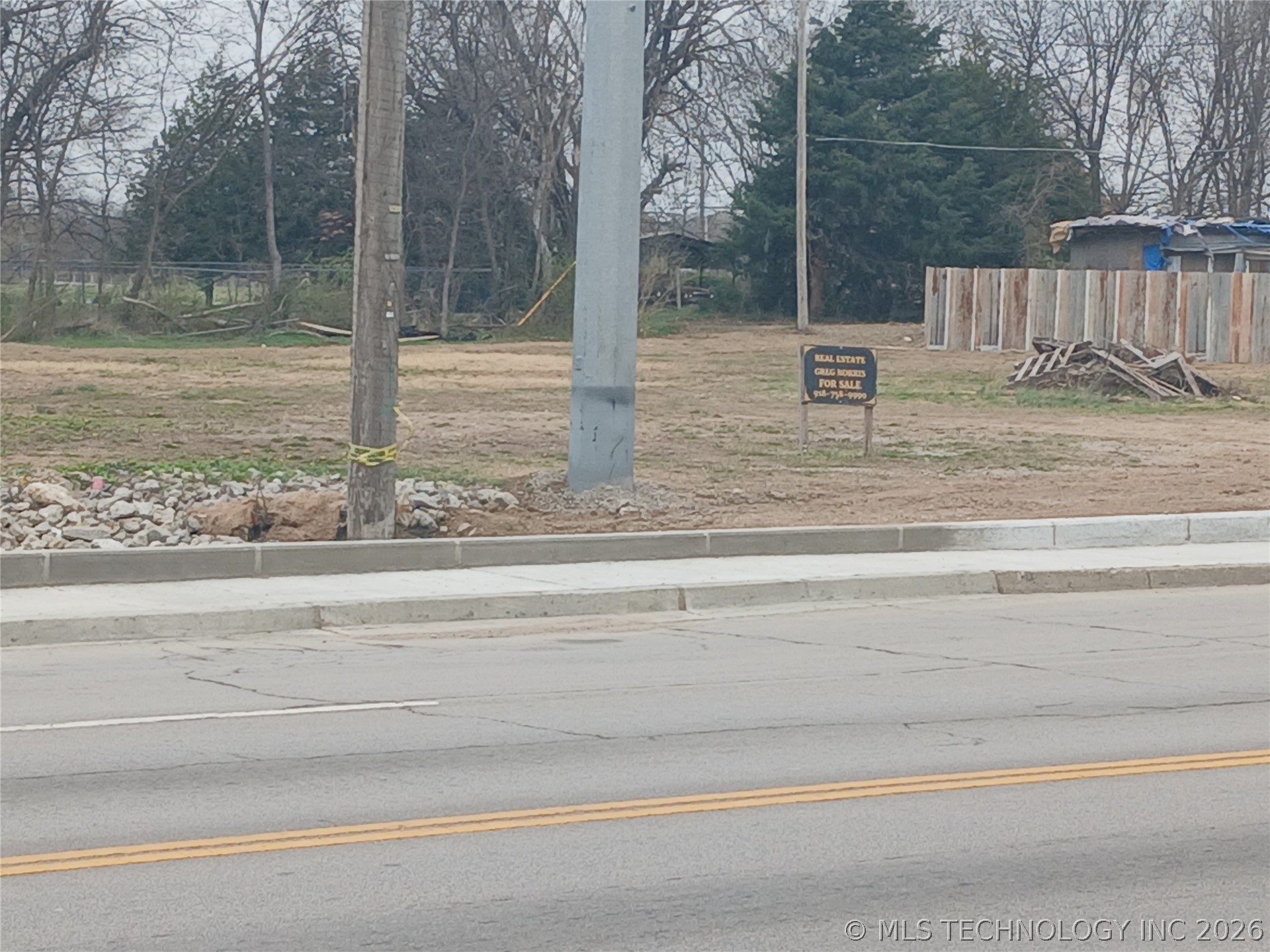 3236 N Peoria Avenue Property Photo 6