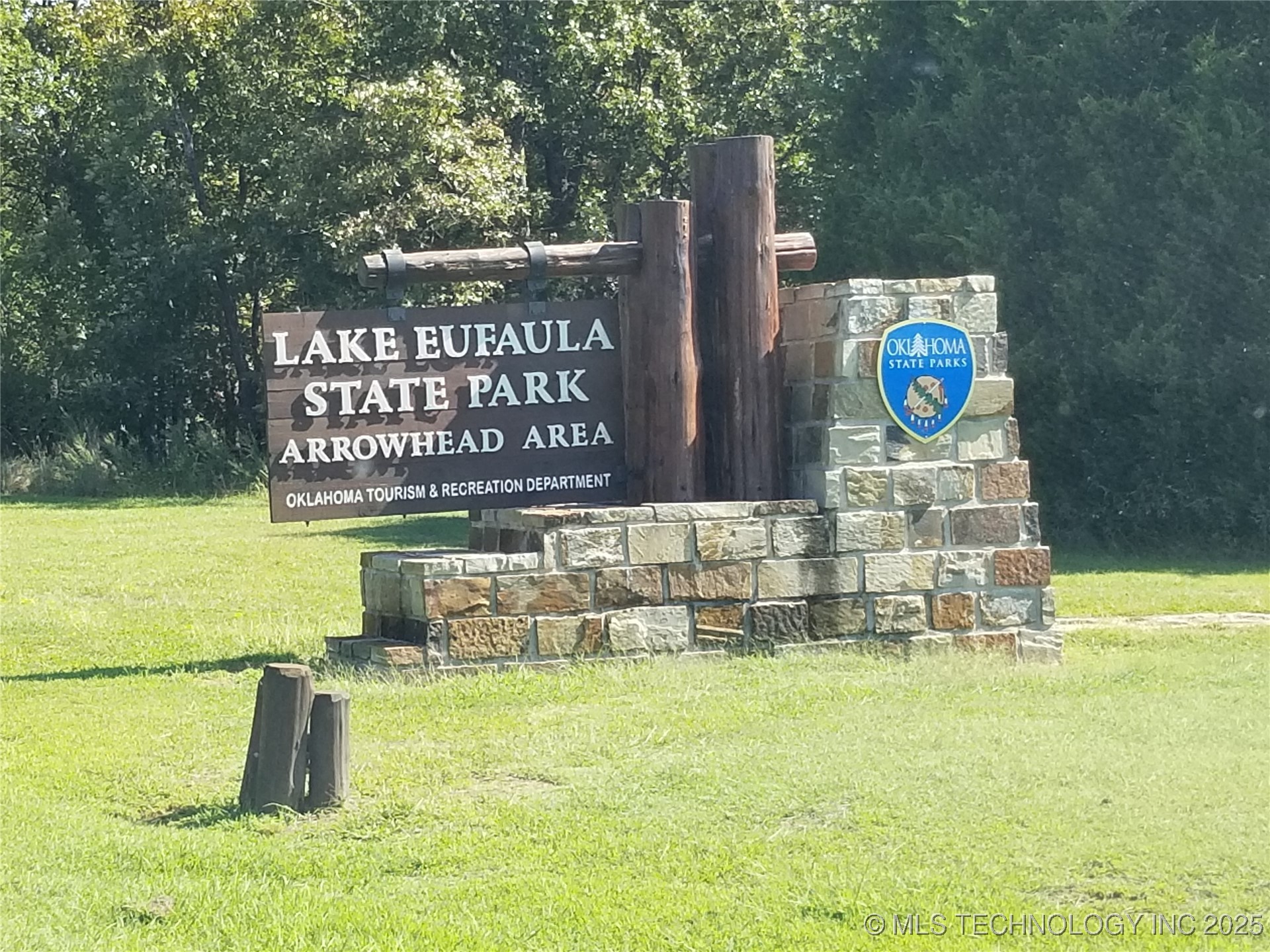 Lone Wolf Drive Property Photo 4