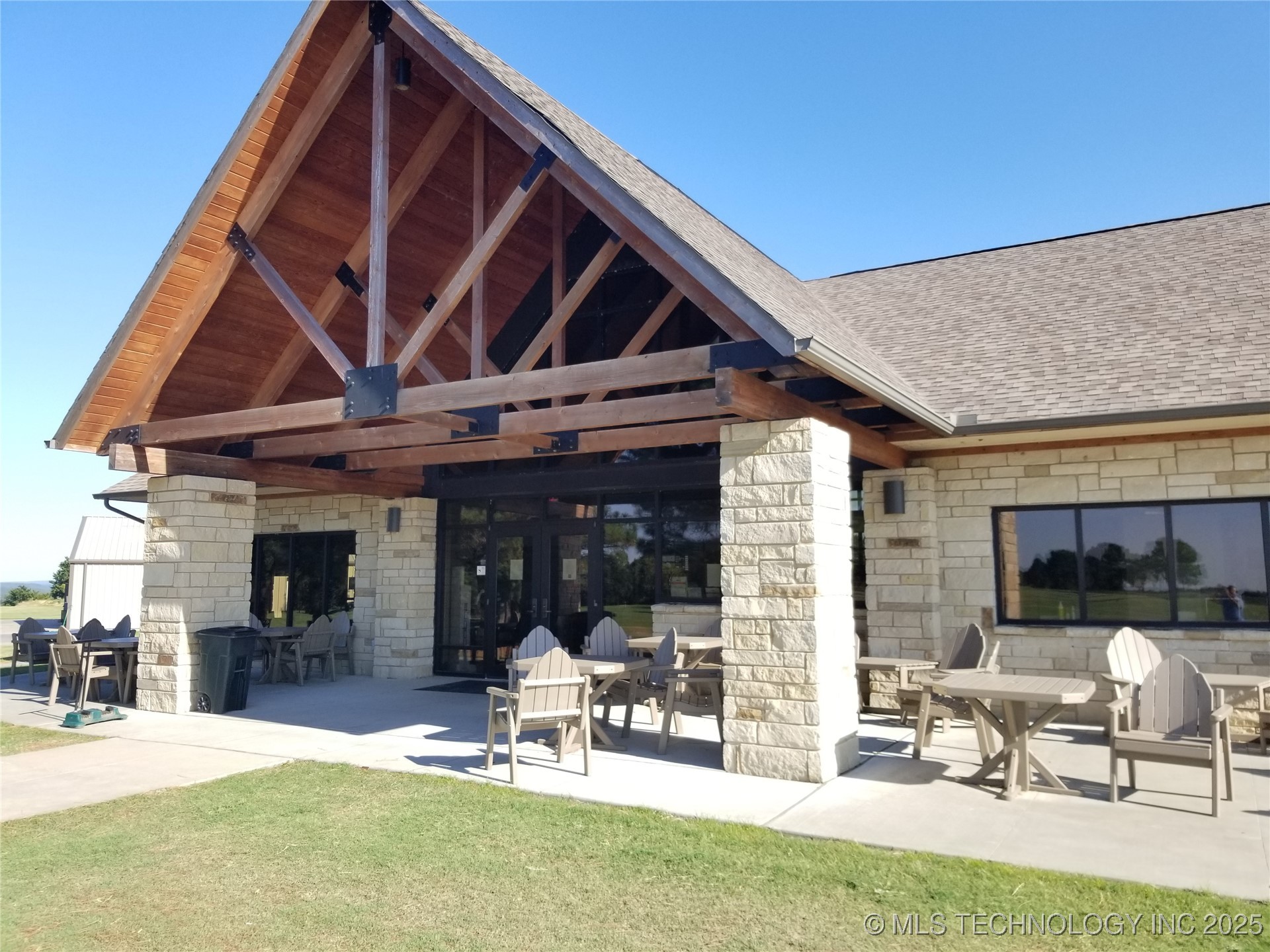 Lone Wolf Drive Property Photo 16