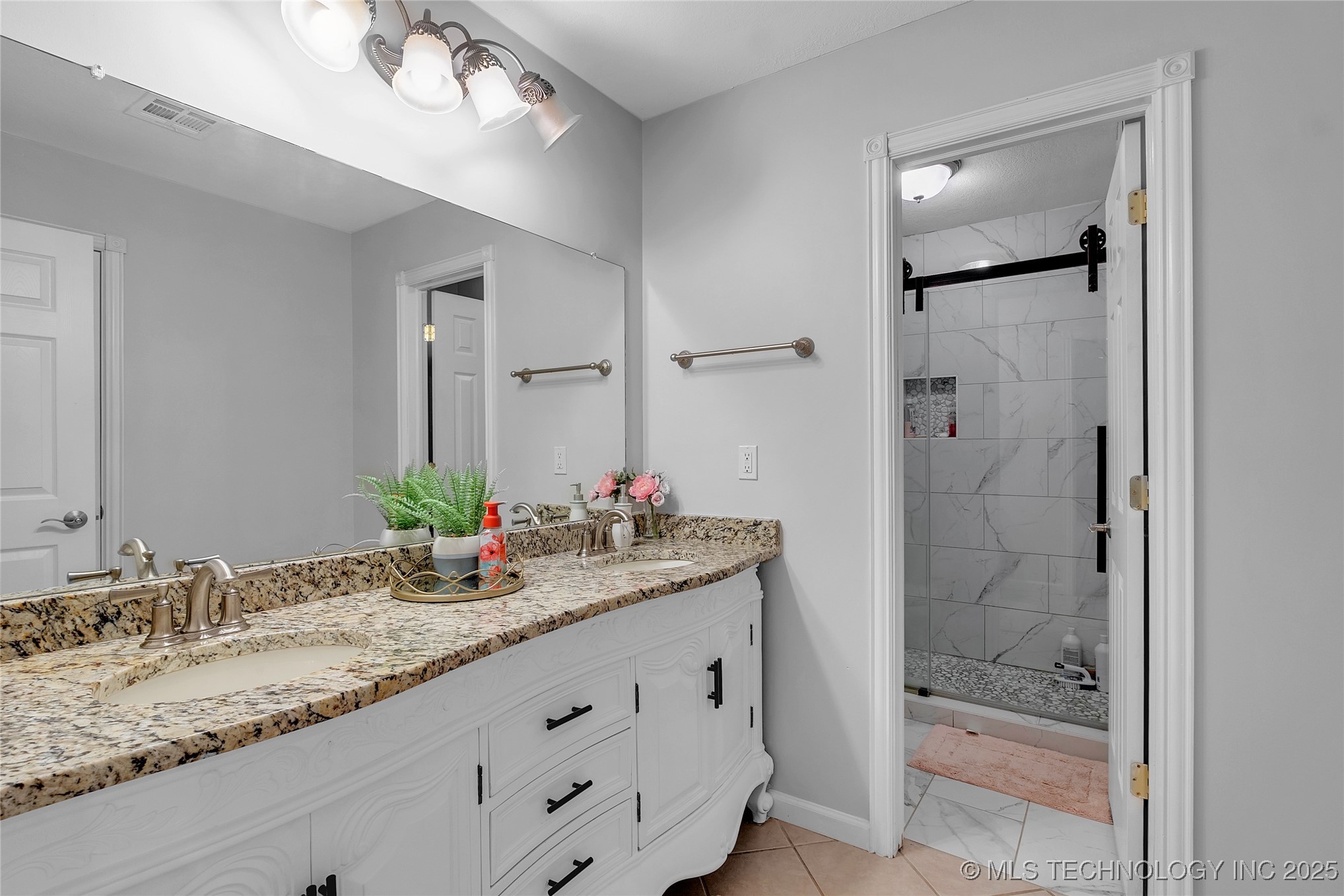 7045 S 369th East Avenue Property Photo 32