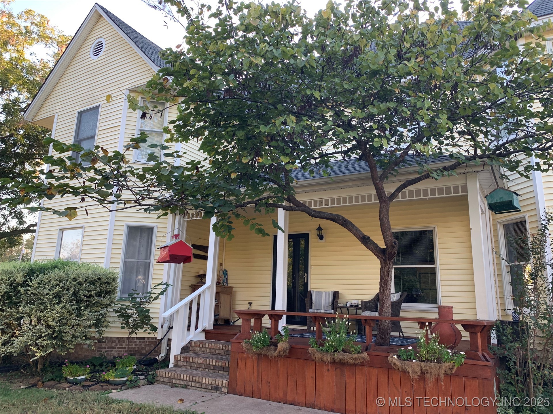 1113 Deer Creek Property Photo 4