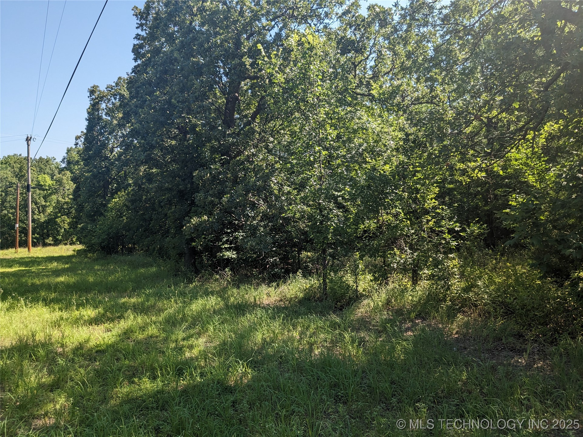 7487 N Oakcliff Drive Property Photo 2