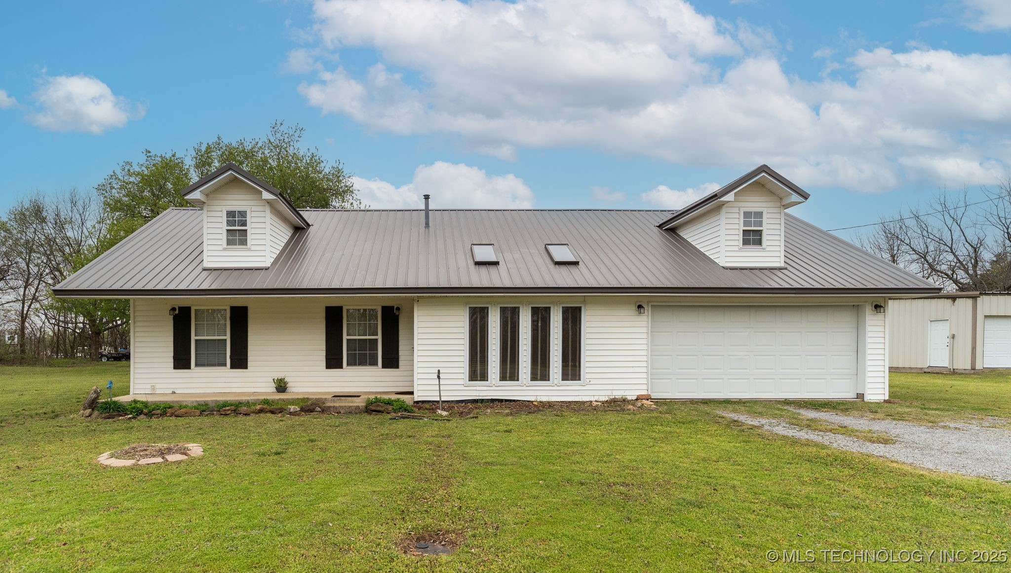 33 Haleys Drive Property Photo 2