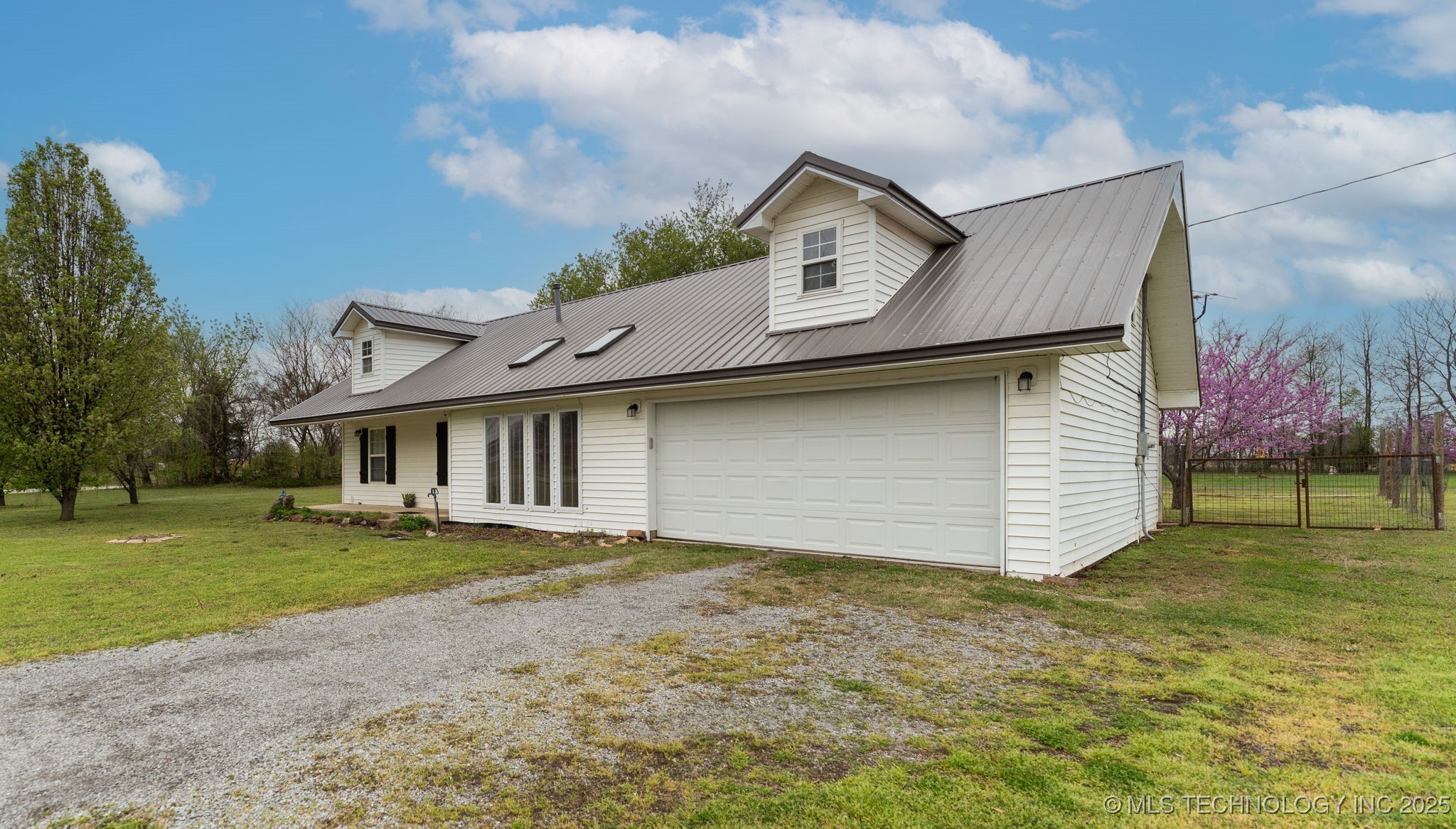 33 Haleys Drive Property Photo 4