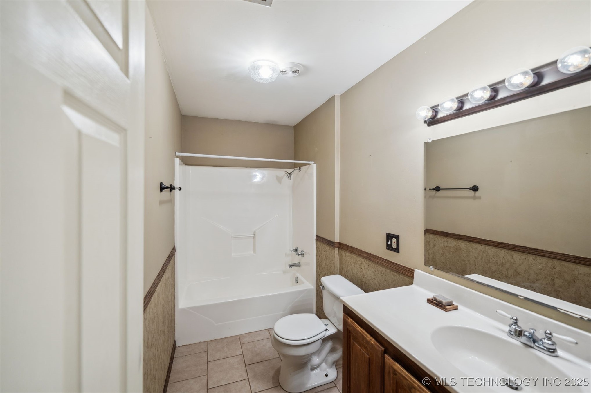 33 Haleys Drive Property Photo 14