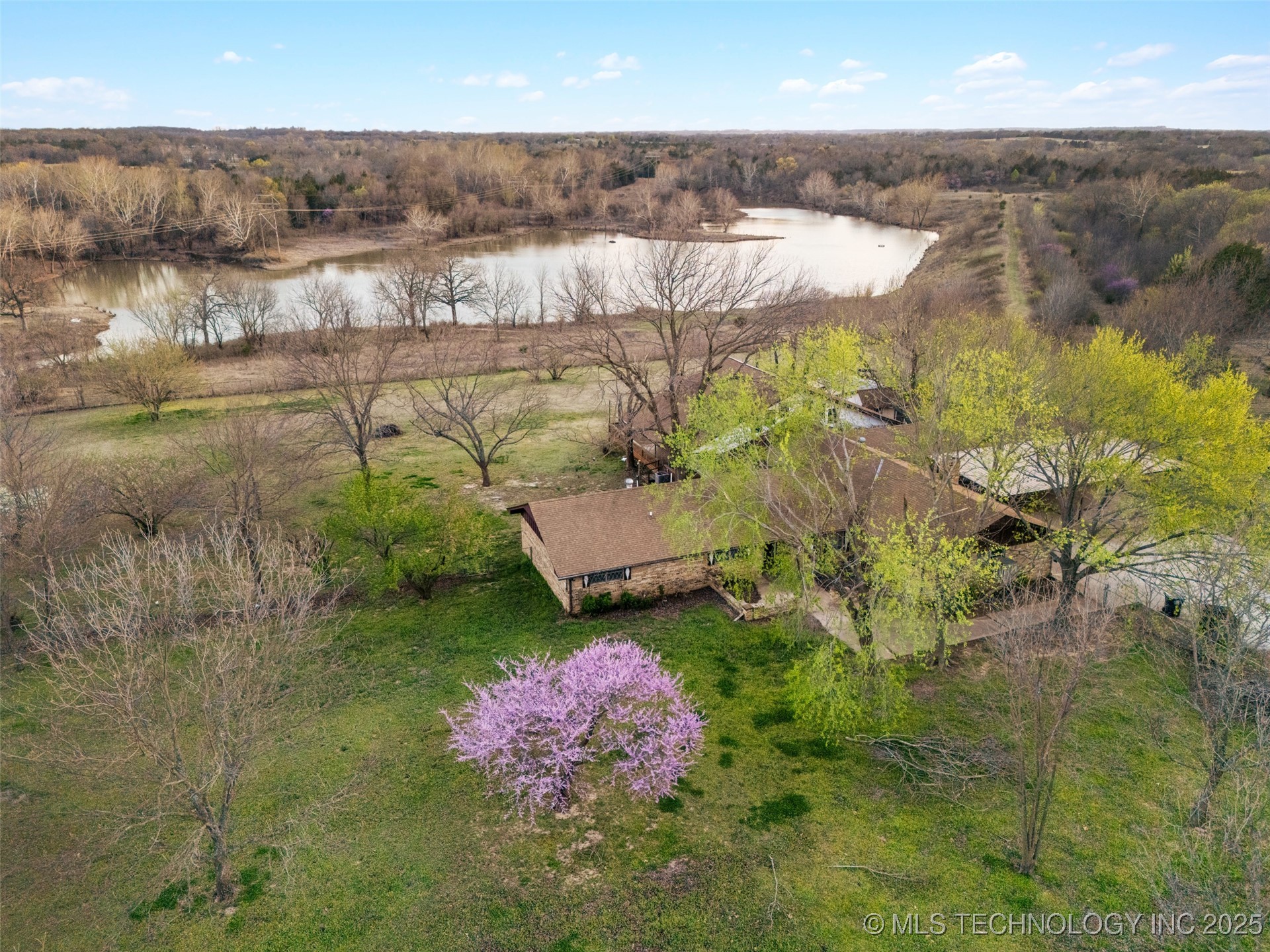 13003 County Road 1560 Property Photo 4