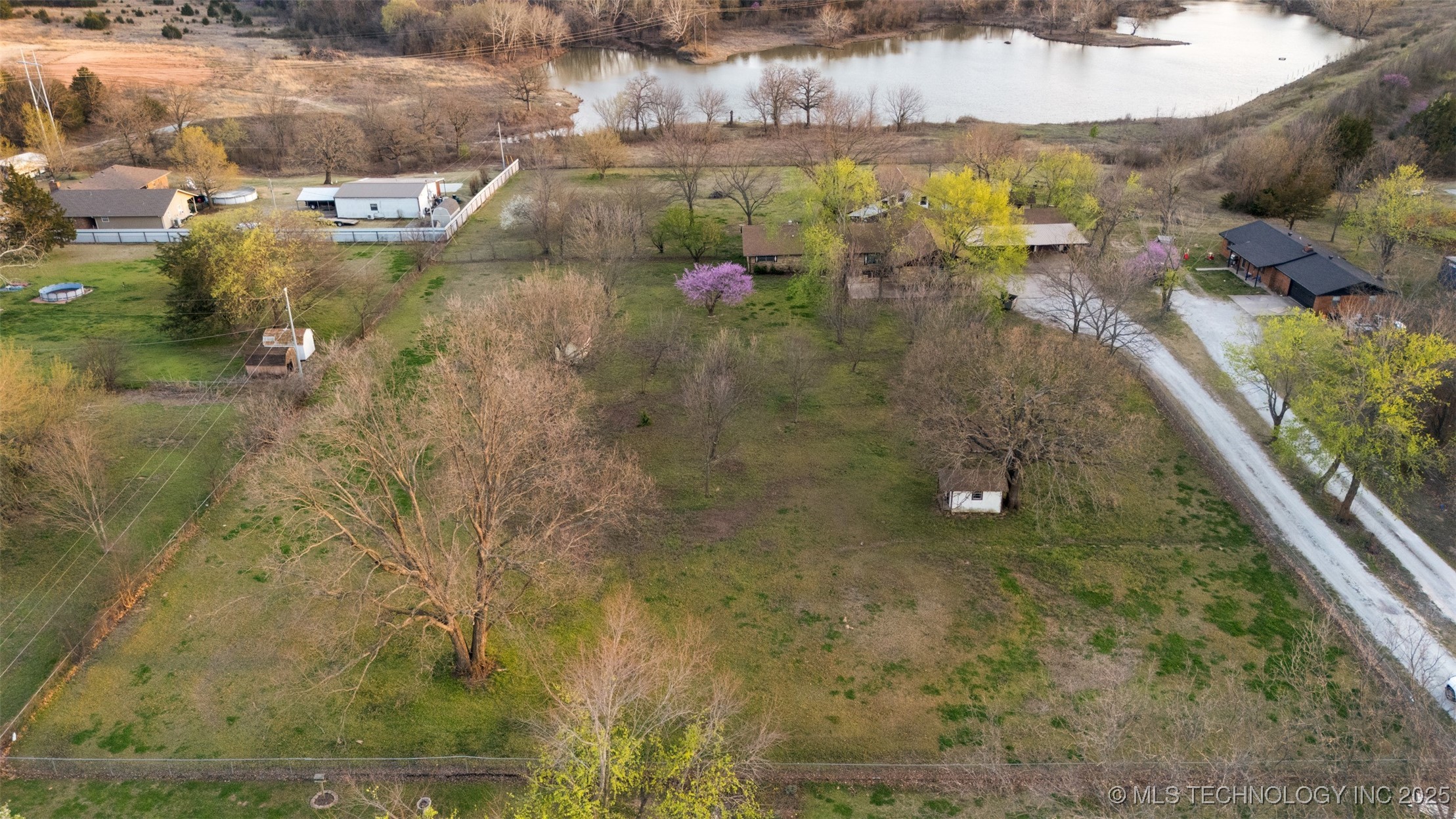 13003 County Road 1560 Property Photo 10