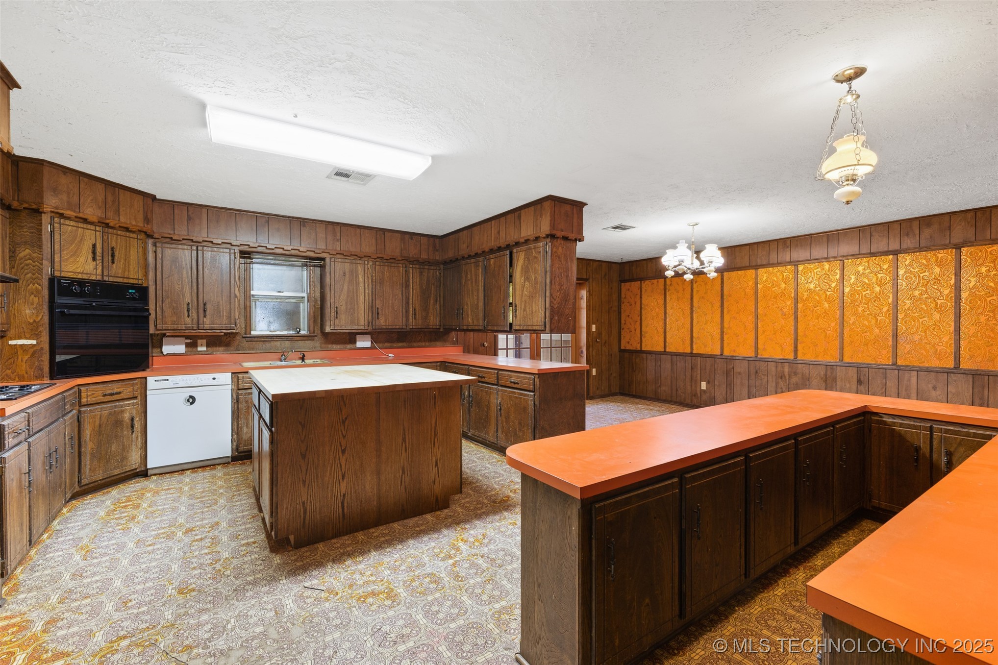 13003 County Road 1560 Property Photo 17