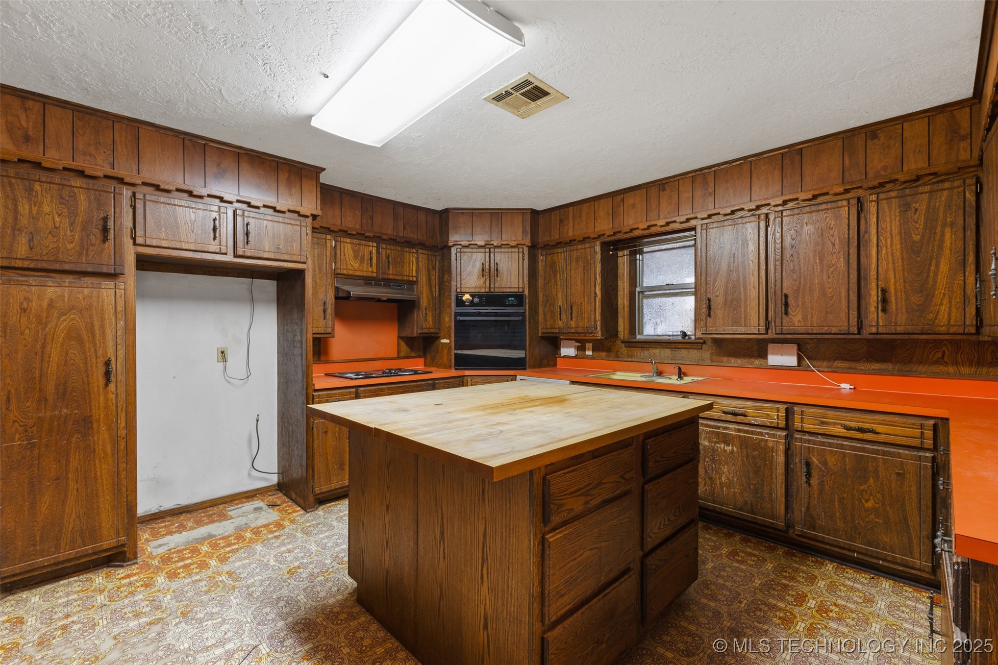 13003 County Road 1560 Property Photo 18