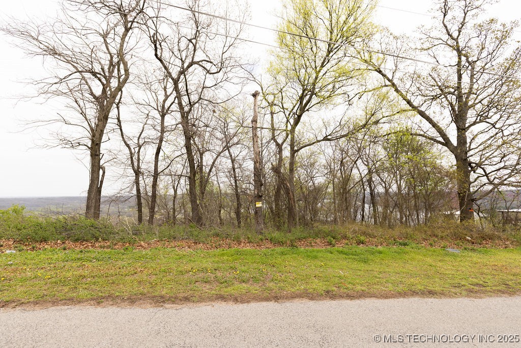 341 E 437 Road Property Photo 6