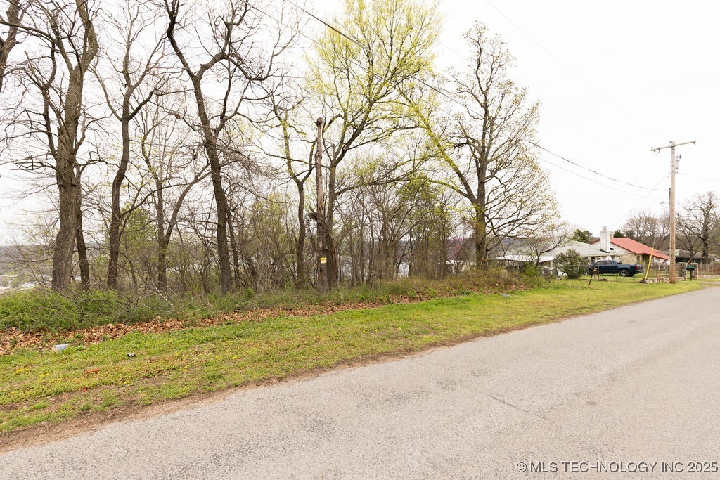 341 E 437 Road Property Photo 7