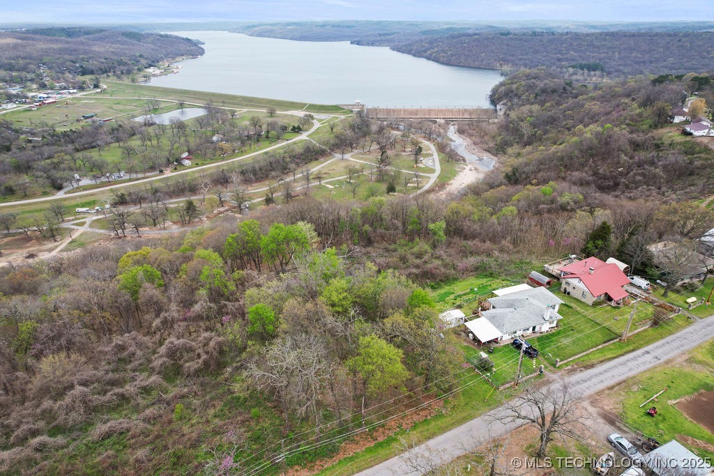 341 E 437 Road Property Photo 12