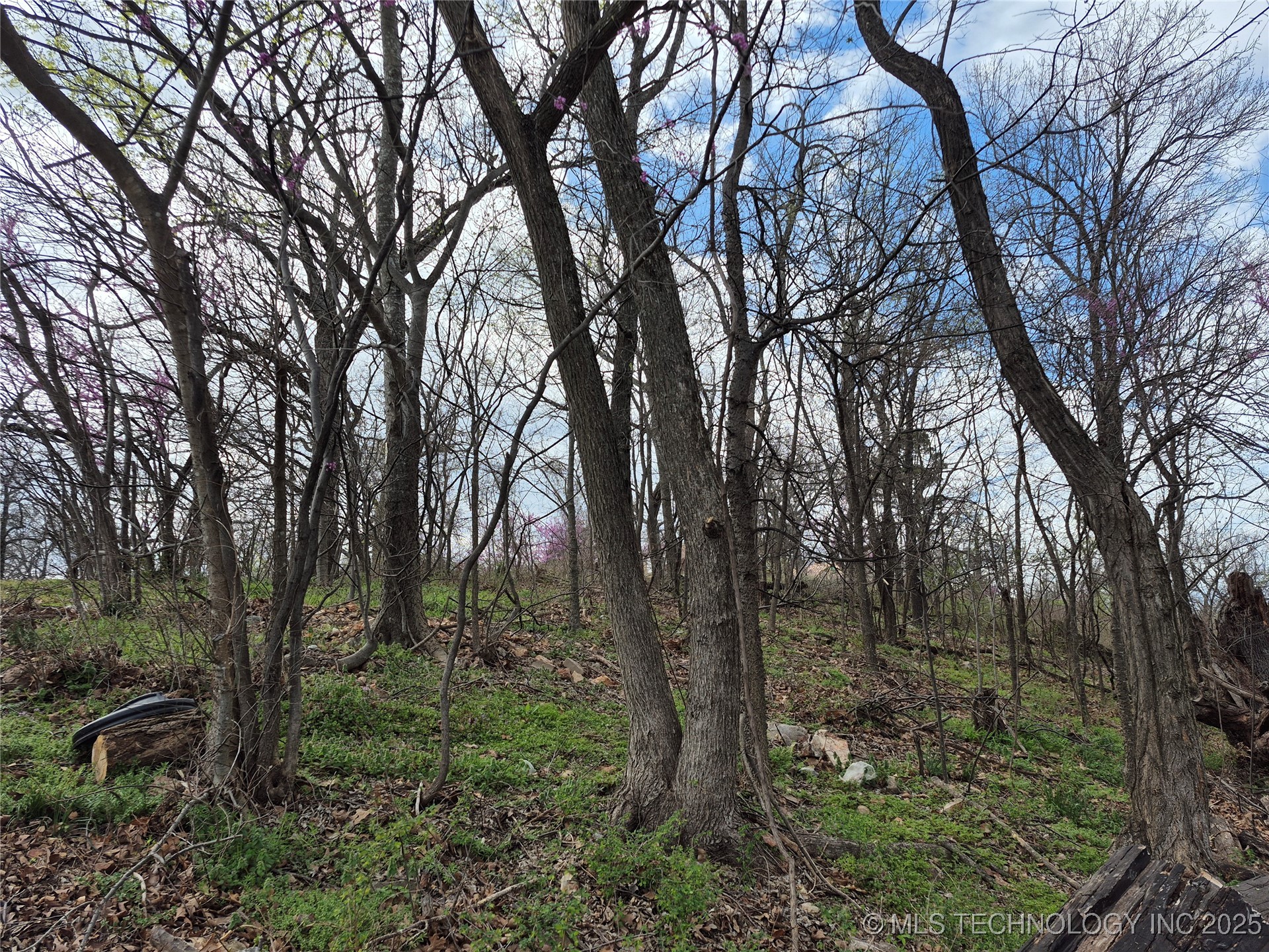 341 E 437 Road Property Photo 18